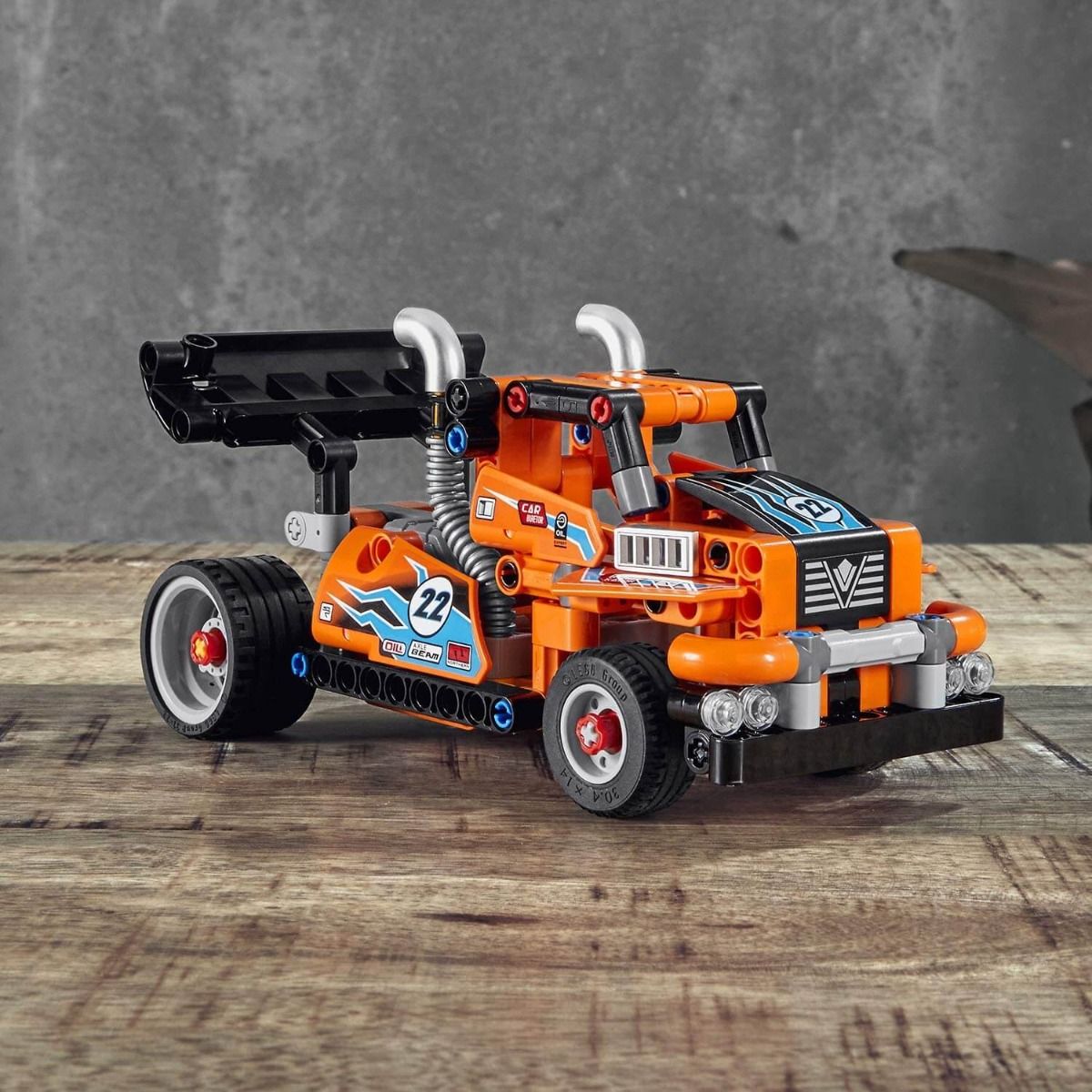 Race truck 42104 online