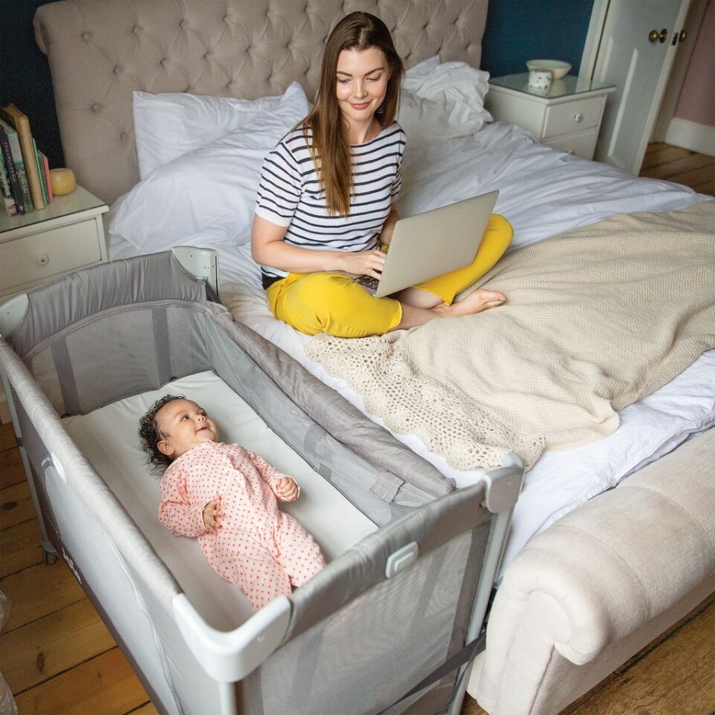 Joie baby bed top